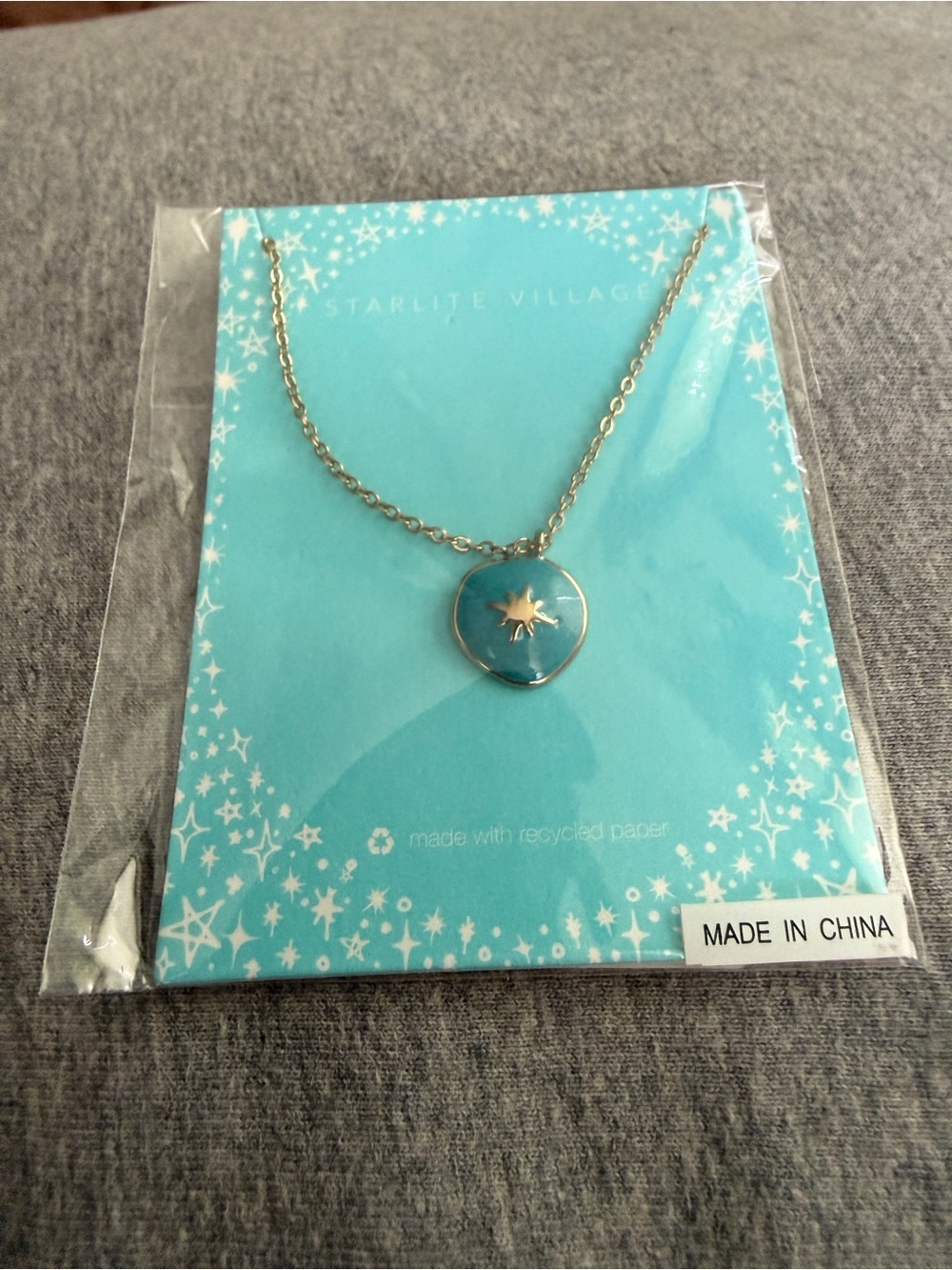 Gold Starburst Heart Pendant Necklace in Teal - Picture 3 of 3